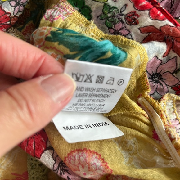 Kitsch & Pop Cropped top blouse - Picture 8 of 8